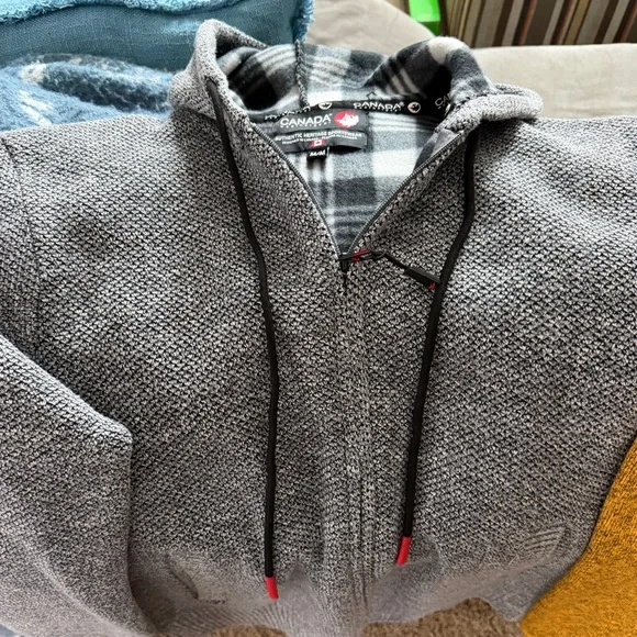 Stio Canada Weathergear Wool Blend Hoodies in Mustard and Gray - Picture 4 of 5